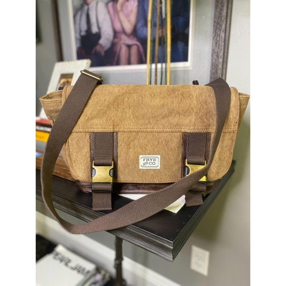 (Sold) FRYE & Co. Jackson Messenger Bag NWT Unisex - Picture 9 of 12